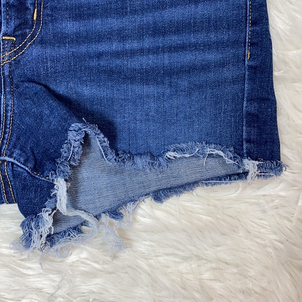 Levi’s | High Rise Shorts - Picture 6 of 13